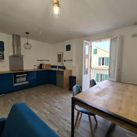 Appartement Renove Independant Avec Garage Au Centre Du Village Saint-Florent  Extérieur photo