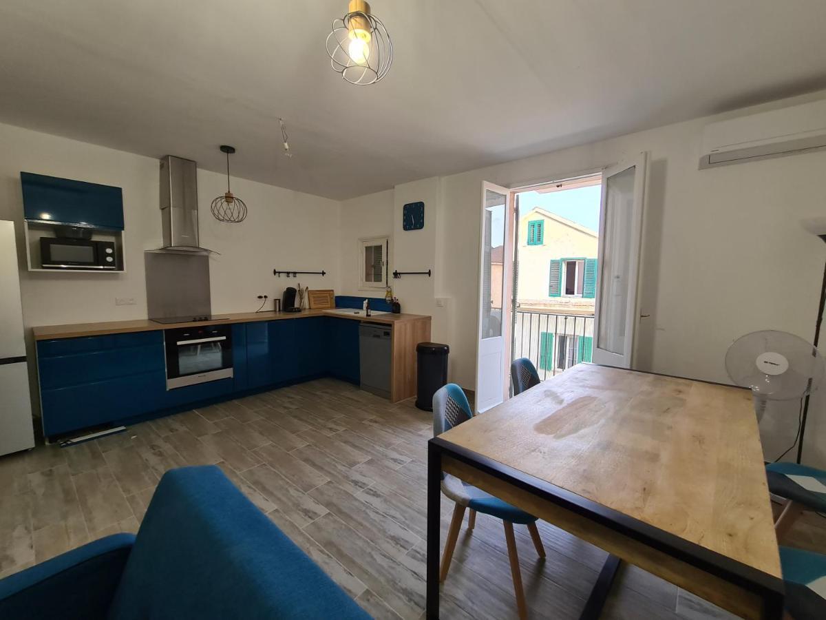 Renove Independant Avec Garage Au Centre Du Village * Saint-Florent (Corsica)